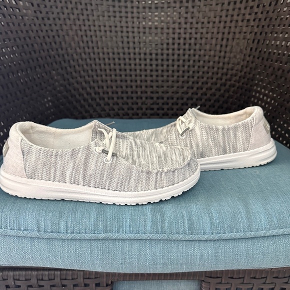 Hey Dude shoes - Picture 2 of 6